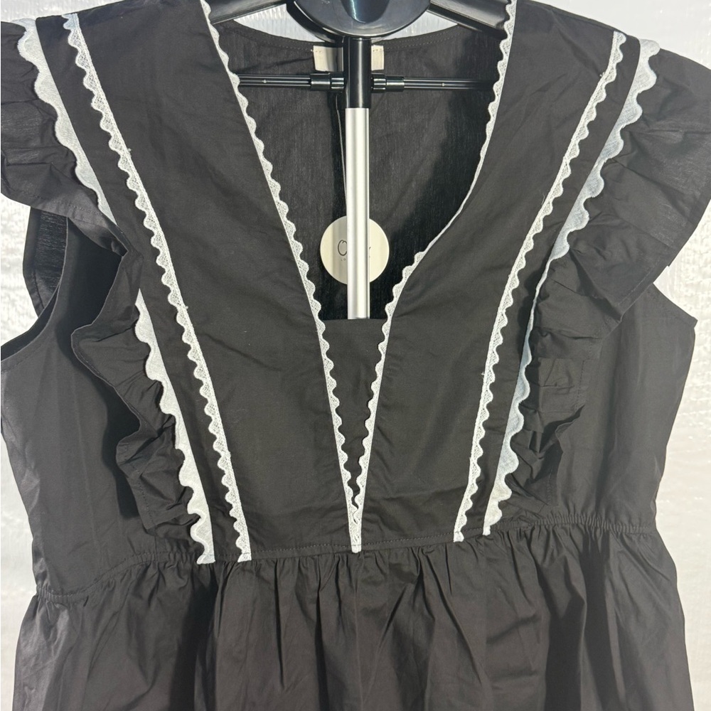 Black Ruffled V-Neck Top - Picture 4 of 4